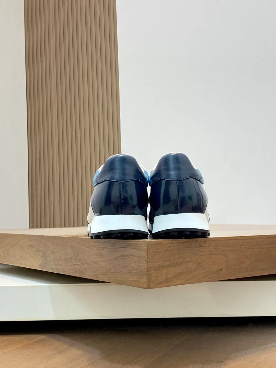 Men's Men's Shoes 💰900••Classic••Dolce&Gabbana••DG✔️High-end men's sports•casual shoes. Original goods from top counters. Original imported cowhide, multi-material splicing design ➕Imported cowhide lining, cowhide feet ➕Original TPR elastic outsole.  Size: 39-44 (38, 45 customized)